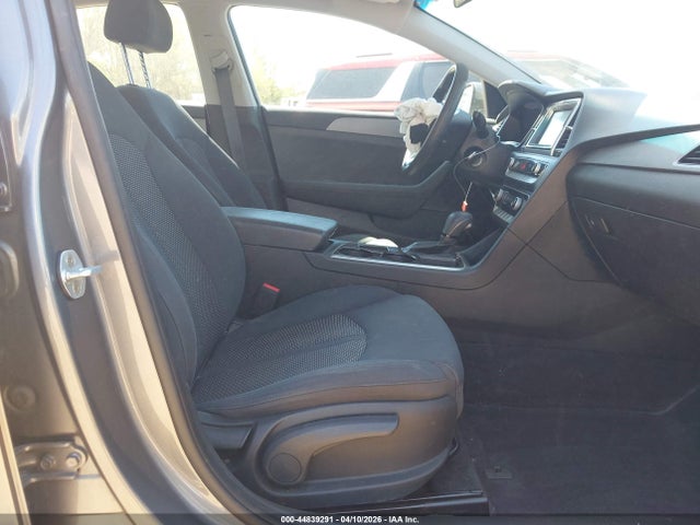44839291 :رقم المزاد ، 5NPE24AF9KH743286 vin ، 2019 Hyundai Sonata Se مزاد بيع