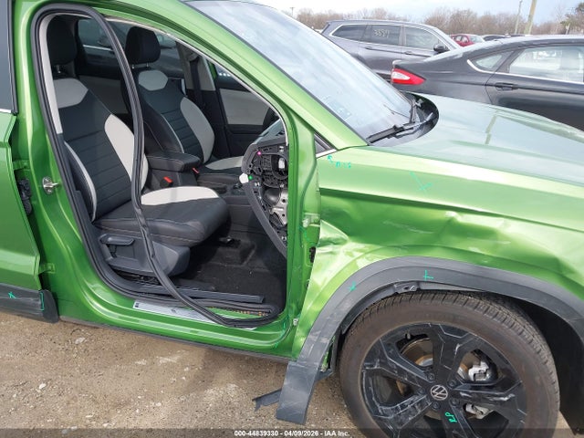 Продажа на аукционе авто 2025 Volkswagen Taos 1.5t Sel, vin: 3VV4C7B26SM024160, номер лота: 44839330