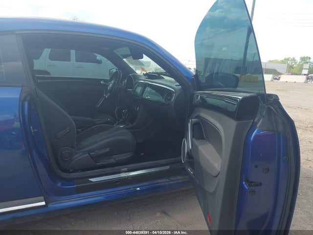 44839391 :رقم المزاد ، 3VWV67AT2DM615803 vin ، 2013 Volkswagen Beetle Turbo مزاد بيع