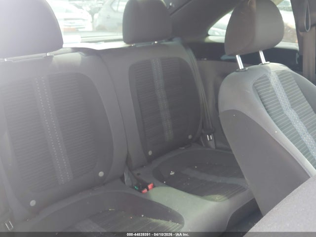 44839391 :رقم المزاد ، 3VWV67AT2DM615803 vin ، 2013 Volkswagen Beetle Turbo مزاد بيع