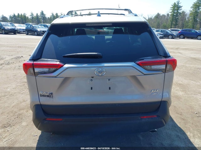 2T3P1RFV1RC422159 Toyota Rav4 Xle