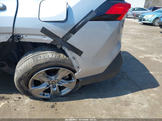 2T3P1RFV1RC422159 Toyota Rav4 Xle