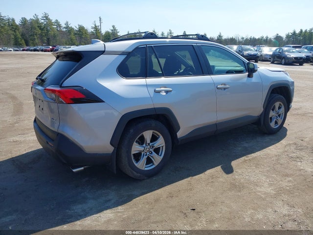2T3P1RFV1RC422159 Toyota Rav4 Xle