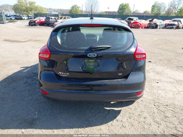 1FADP3K21JL275816 Ford FOCUS SE