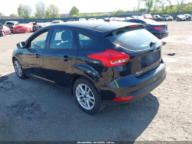 1FADP3K21JL275816 Ford FOCUS SE
