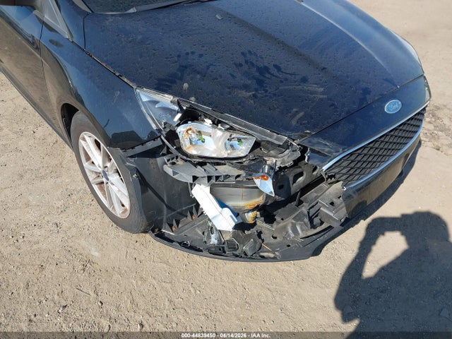 1FADP3K21JL275816 Ford FOCUS SE