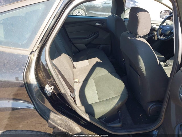 1FADP3K21JL275816 Ford FOCUS SE