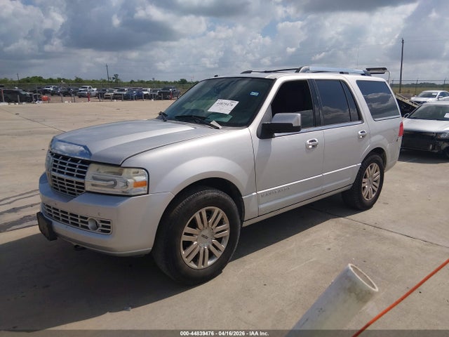 Lincoln Navigator 2014 5LMJJ2H52EEL06357 Image 2