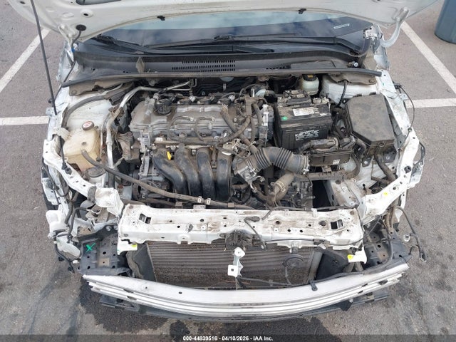 JTDEPMAE1MJ186506 Toyota COROLLA LE