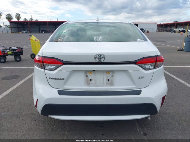 JTDEPMAE1MJ186506 Toyota COROLLA LE