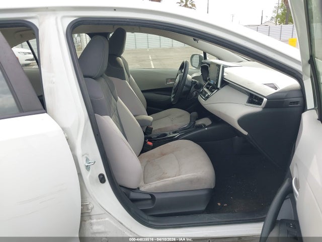 JTDEPMAE1MJ186506 Toyota COROLLA LE