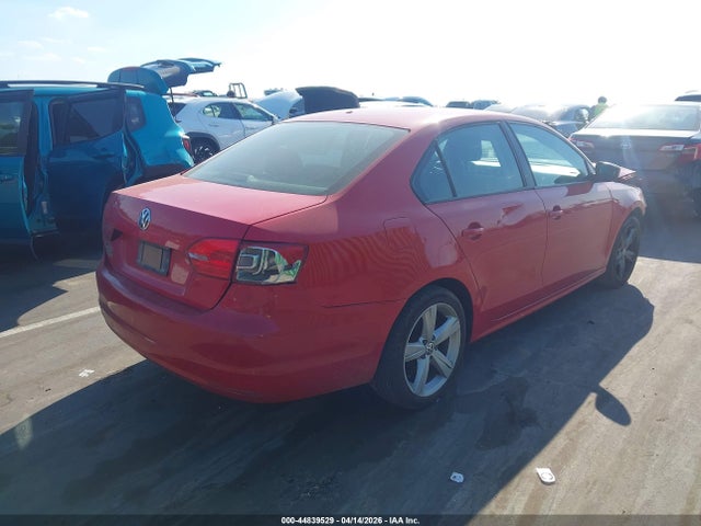 2014 Volkswagen Jetta 2.0l S მანქანა იყიდება აუქციონზე, vin: 3VW2K7AJ2EM376574, აუქციონის ნომერი: 44839529
