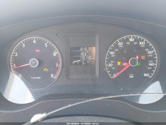 2014 Volkswagen Jetta 2.0l S მანქანა იყიდება აუქციონზე, vin: 3VW2K7AJ2EM376574, აუქციონის ნომერი: 44839529