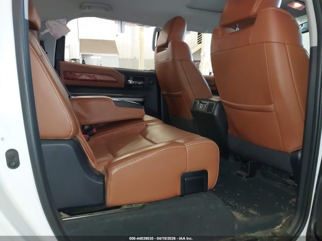 5TFAY5F14GX559076 Toyota Tundra 1794 5.7l V8