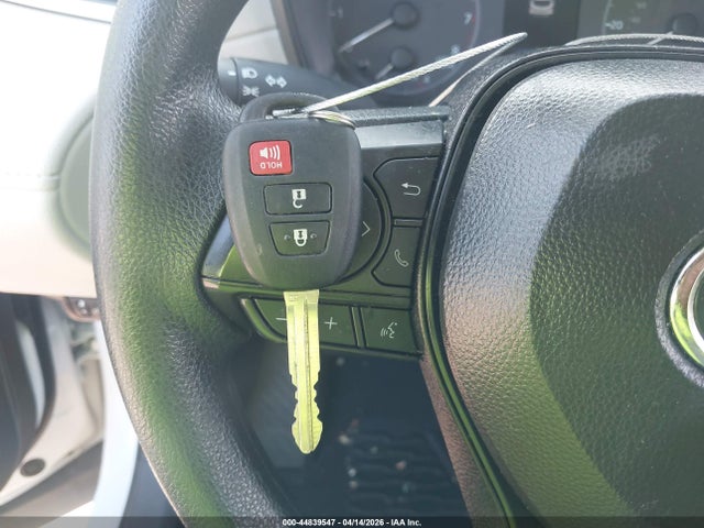 44839547 :رقم المزاد ، 7MUAAAAG0SV125248 vin ، 2025 Toyota Corolla Cross L مزاد بيع