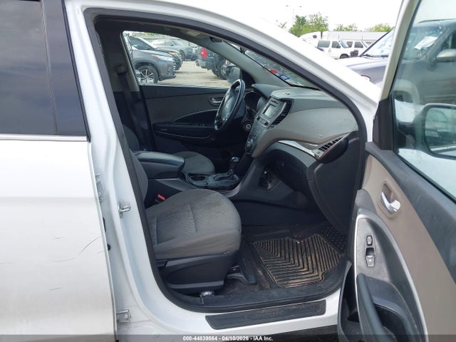 2017 Hyundai Santa Fe Sport 2.4l მანქანა იყიდება აუქციონზე, vin: 5NMZT3LB5HH042205, აუქციონის ნომერი: 44839564