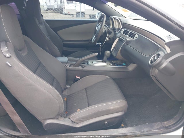 Продажа на аукционе авто 2014 Chevrolet Camaro 2ls, vin: 2G1FA1E39E9172307, номер лота: 44839597