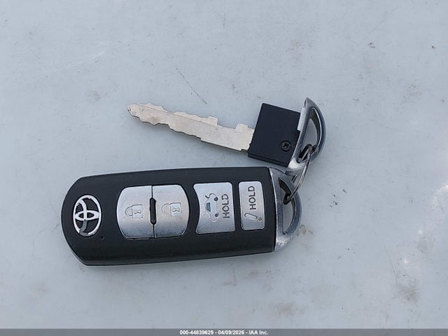 3MYDLBYV0HY193712 Toyota YARIS IA
