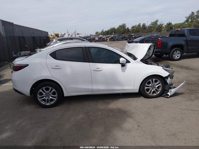 3MYDLBYV0HY193712 Toyota YARIS IA