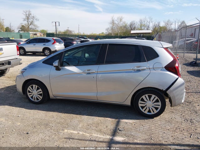 Продажа на аукционе авто 2015 Honda Fit Lx, vin: 3HGGK5H53FM757763, номер лота: 44839647