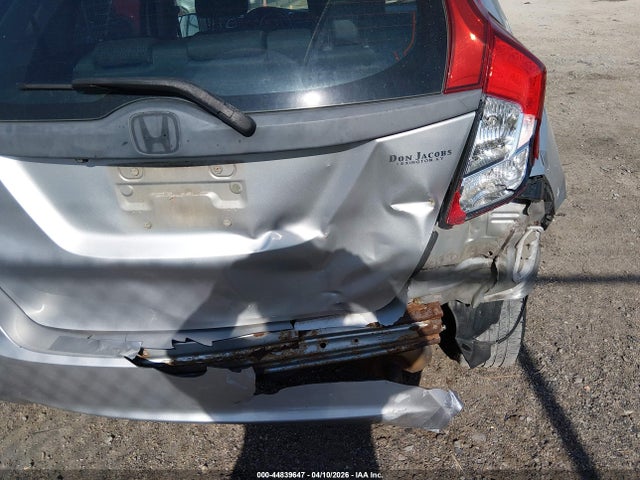 Продажа на аукционе авто 2015 Honda Fit Lx, vin: 3HGGK5H53FM757763, номер лота: 44839647