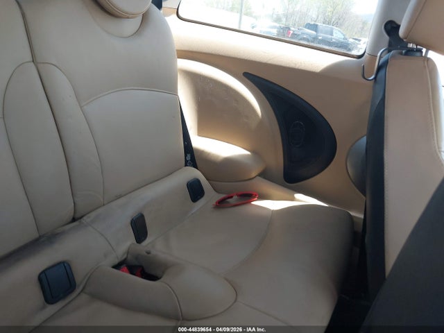 2010 MINI COOPER S WMWMF7C55ATX45890 Photo 7