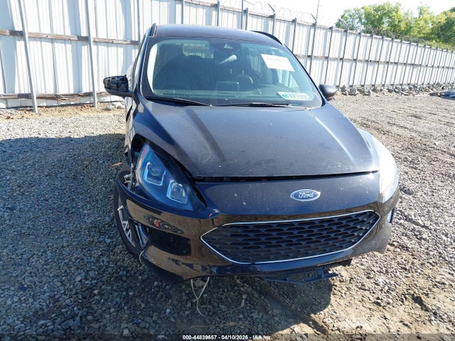 44839657 :رقم المزاد ، 1FMCU0H62MUB19544 vin ، 2021 Ford Escape Sel مزاد بيع