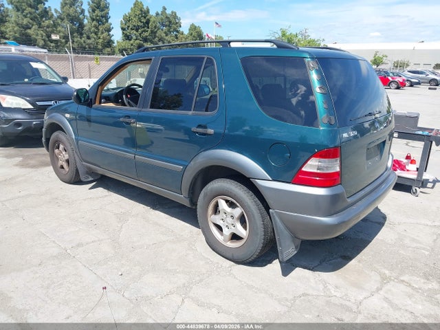 44839678 :رقم المزاد ، 4JGAB54E7WA034355 vin ، 1998 Mercedes-benz Ml 320 Classic مزاد بيع