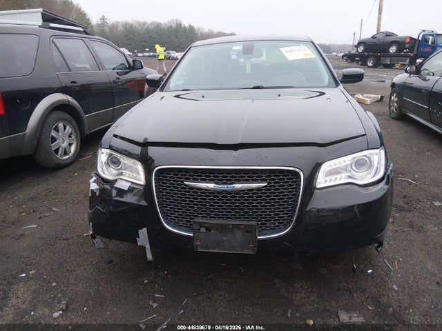 44839679 :رقم المزاد ، 2C3CCARG2HH648574 vin ، 2017 Chrysler 300 Limited Awd مزاد بيع