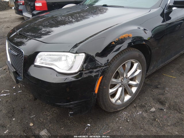 44839679 :رقم المزاد ، 2C3CCARG2HH648574 vin ، 2017 Chrysler 300 Limited Awd مزاد بيع