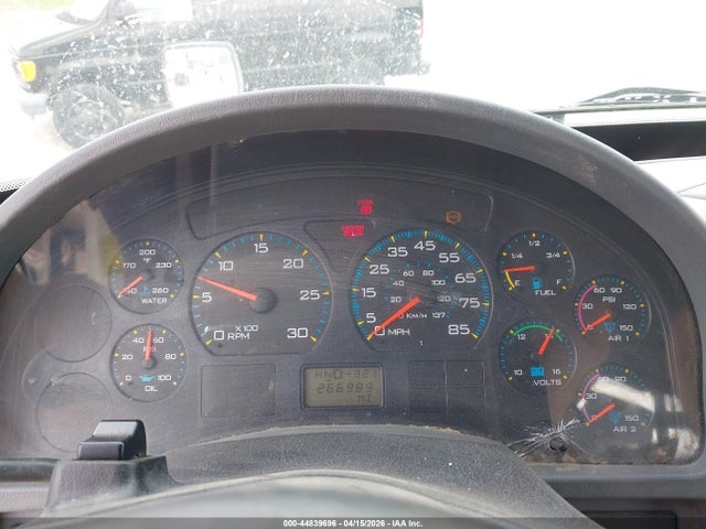 44839696 :رقم المزاد ، 1HTMMAAN23H582178 vin ، 2003 International 4000 4300 مزاد بيع