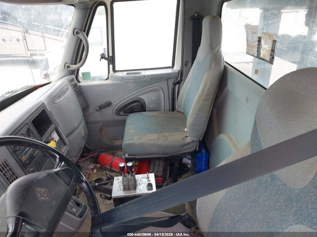 44839696 :رقم المزاد ، 1HTMMAAN23H582178 vin ، 2003 International 4000 4300 مزاد بيع
