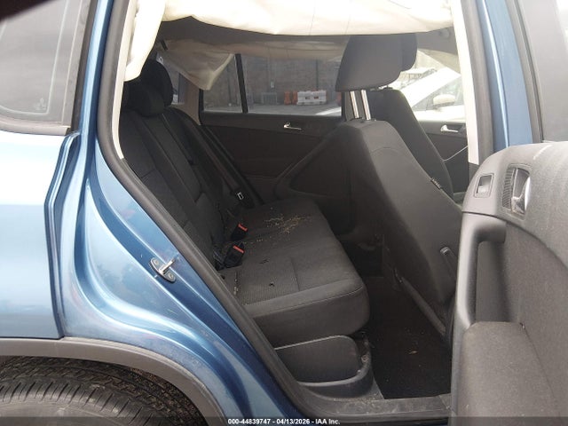 44839747 :رقم المزاد ، WVGAV7AX7HK049749 vin ، 2017 Volkswagen Tiguan 2.0t/2.0t S مزاد بيع