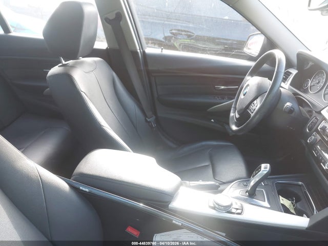 WBA8E5G5XHNU42427 BMW 320i Xdrive
