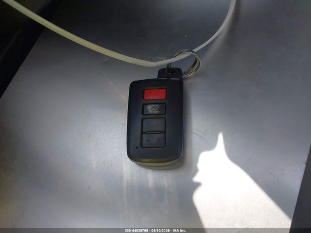 2015 Toyota Rav4 Limited მანქანა იყიდება აუქციონზე, vin: 2T3YFREV9FW177905, აუქციონის ნომერი: 44839768