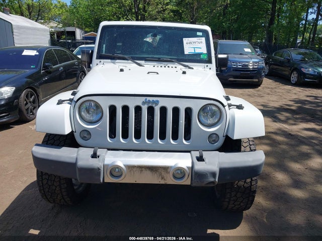 44839769 :رقم المزاد ، 1C4BJWEG3FL610562 vin ، 2015 Jeep Wrangler Unlimited Sahara مزاد بيع