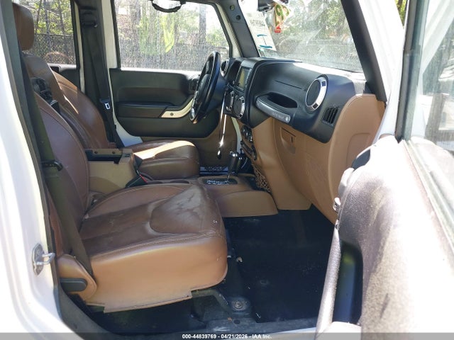 44839769 :رقم المزاد ، 1C4BJWEG3FL610562 vin ، 2015 Jeep Wrangler Unlimited Sahara مزاد بيع