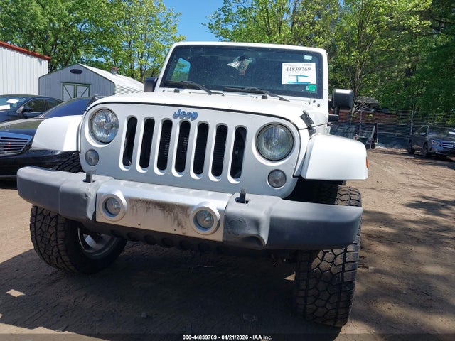 44839769 :رقم المزاد ، 1C4BJWEG3FL610562 vin ، 2015 Jeep Wrangler Unlimited Sahara مزاد بيع