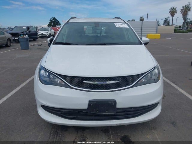 Продажа на аукционе авто 2020 Chrysler Voyager Lxi, vin: 2C4RC1DG9LR268289, номер лота: 44839770
