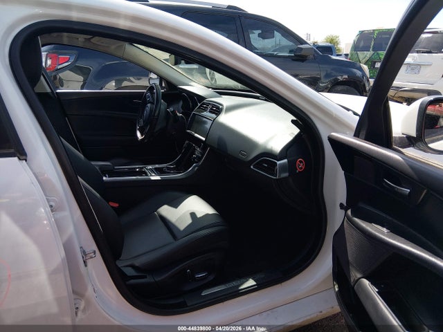 2019 Jaguar Xe 25t მანქანა იყიდება აუქციონზე, vin: SAJAR4FXXKCP43922, აუქციონის ნომერი: 44839800