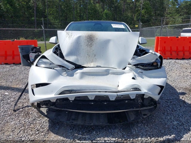 2025 Tesla Model Y Long Range Dual Motor Rear-wheel Drive მანქანა იყიდება აუქციონზე, vin: 7SAYGDED7SA337061, აუქციონის ნომერი: 44839825