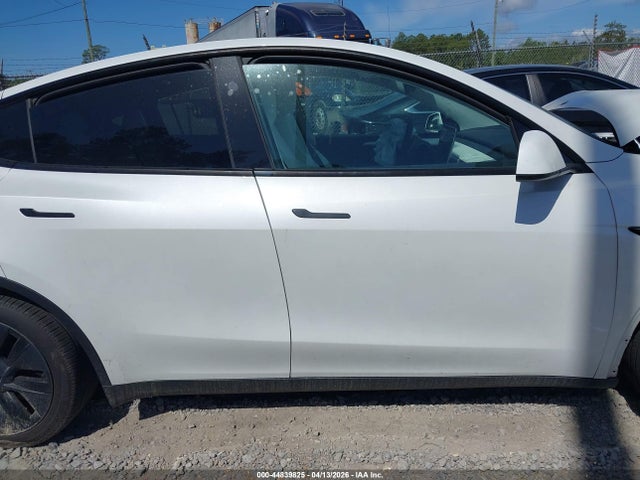 2025 Tesla Model Y Long Range Dual Motor Rear-wheel Drive მანქანა იყიდება აუქციონზე, vin: 7SAYGDED7SA337061, აუქციონის ნომერი: 44839825