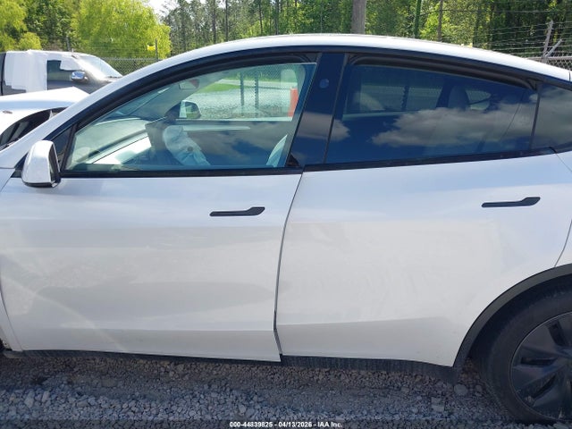 2025 Tesla Model Y Long Range Dual Motor Rear-wheel Drive მანქანა იყიდება აუქციონზე, vin: 7SAYGDED7SA337061, აუქციონის ნომერი: 44839825