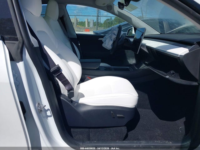2025 Tesla Model Y Long Range Dual Motor Rear-wheel Drive მანქანა იყიდება აუქციონზე, vin: 7SAYGDED7SA337061, აუქციონის ნომერი: 44839825