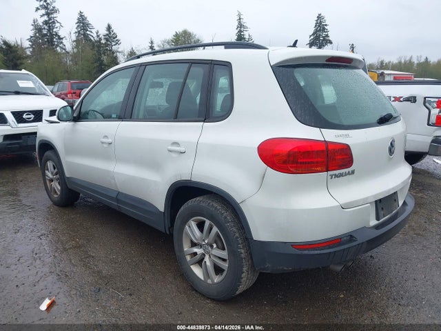 2016 VOLKSWAGEN TIGUAN WVGAV7AX5GW582545 Photo 2