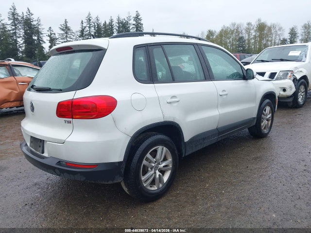 2016 VOLKSWAGEN TIGUAN WVGAV7AX5GW582545 Photo 3