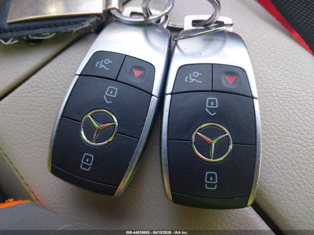 44839885 :رقم المزاد ، WDC4M4HB8LW008099 vin ، 2020 Mercedes-benz Glb 250 4matic مزاد بيع