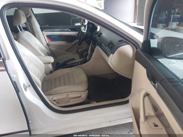 Продаж на аукціоні авто 2015 Volkswagen Passat 1.8t Se, vin: 1VWBS7A34FC065152, номер лоту: 44839915
