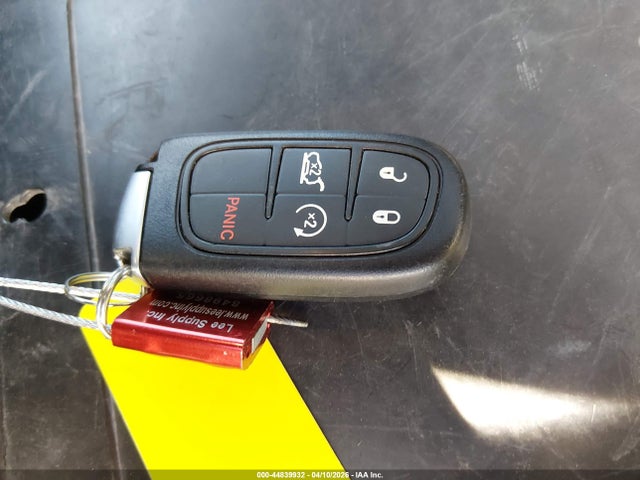 44839932 :رقم المزاد ، 1C4PJMDS4GW306009 vin ، 2016 Jeep Cherokee High Altitude مزاد بيع
