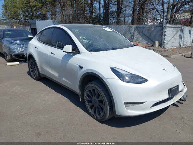 Продажа на аукционе авто 2023 Tesla Model Y Awd/long Range Dual Motor All-wheel Drive, vin: 7SAYGDEE5PF763477, номер лота: 44840019